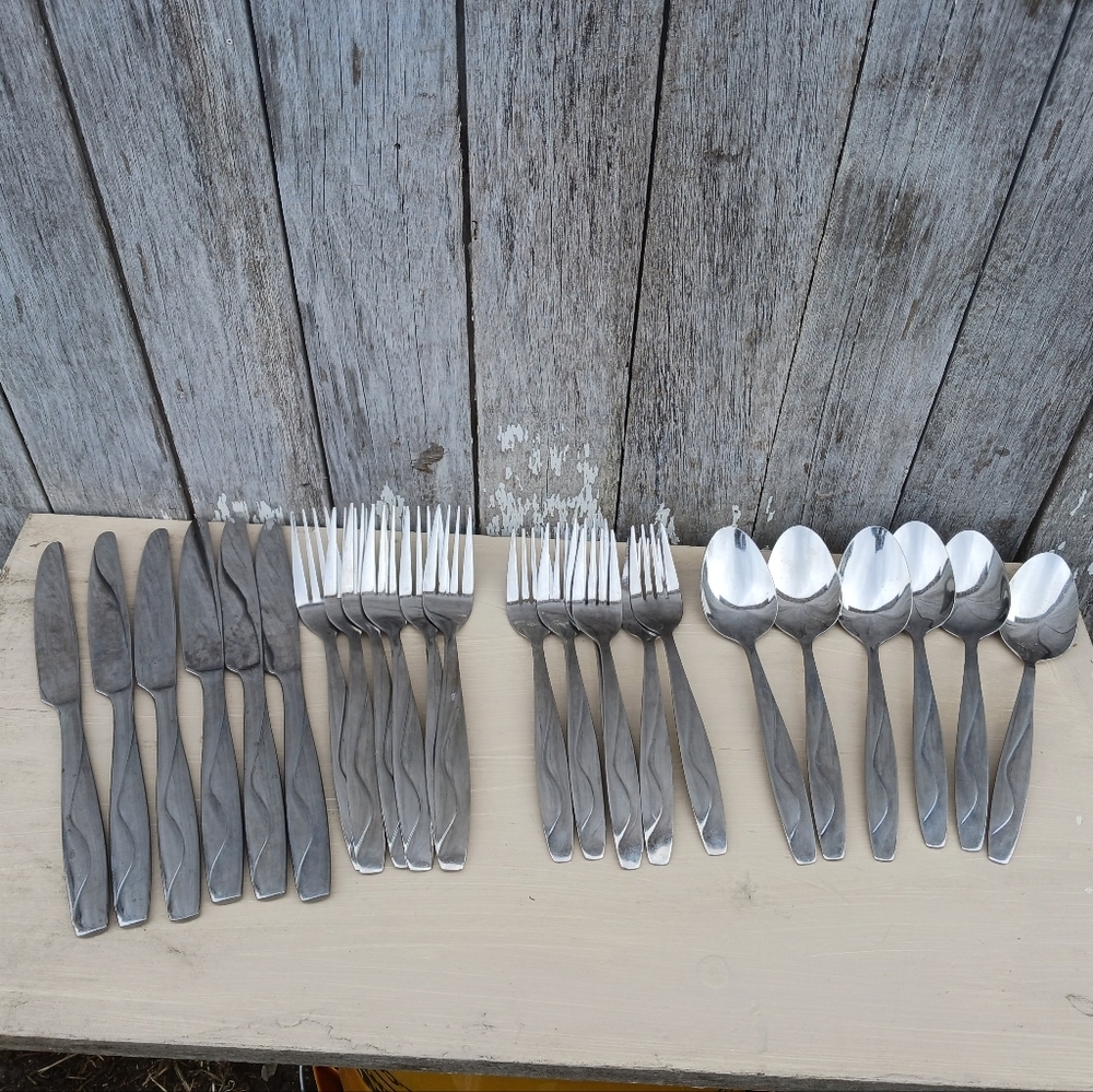 Wallace Silhouette Stainless 18/10 Flatware China‎ 24Pc Set Knife,spoon, Forks